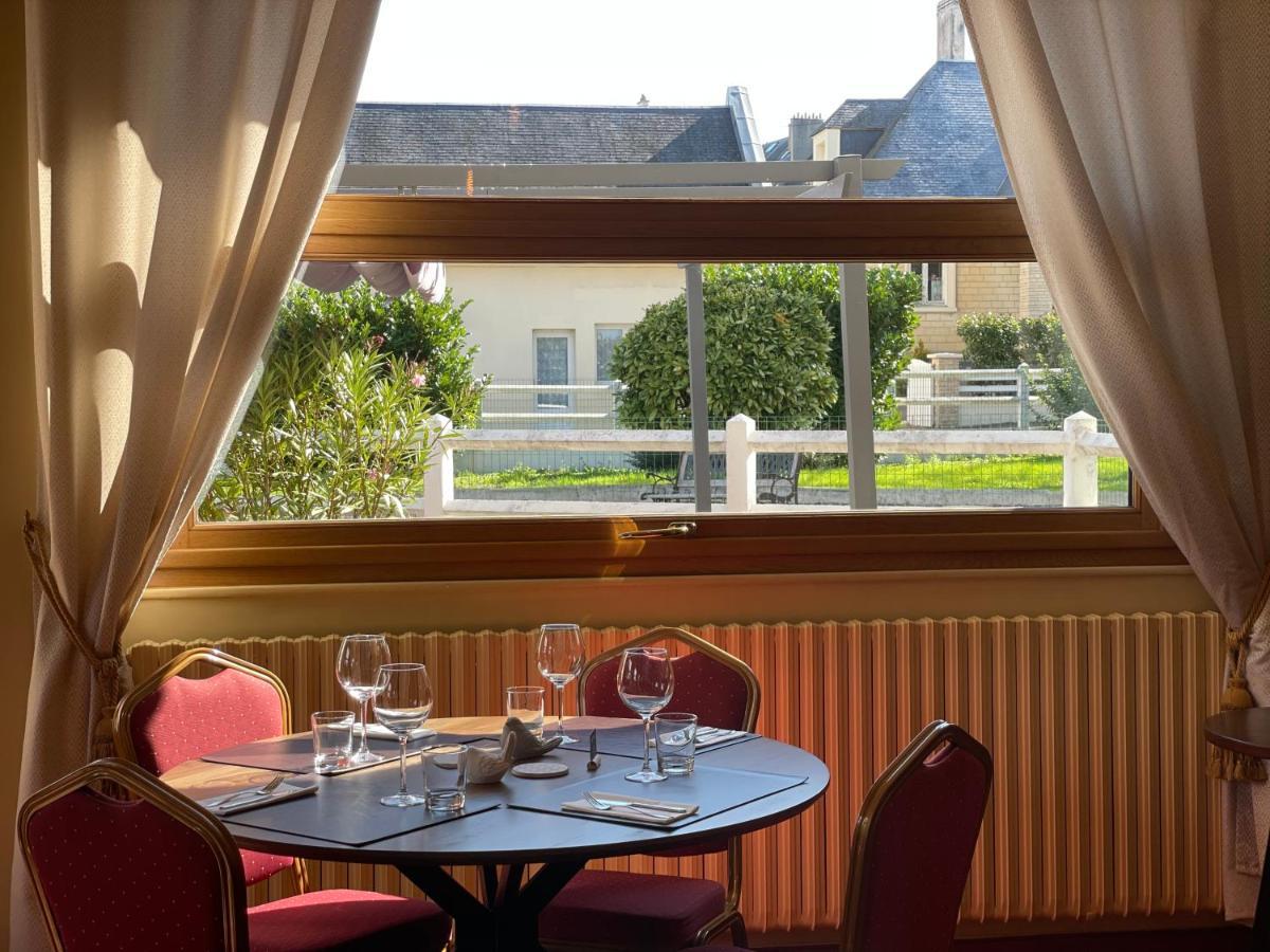 Отель Les 3 Rois By Yy Villers-Bocage  Экстерьер фото